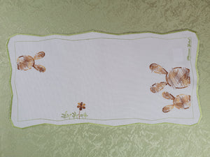 Plauener Spitze Stickerei Ostern modische Hasen Deckchen 23x50cm eckig